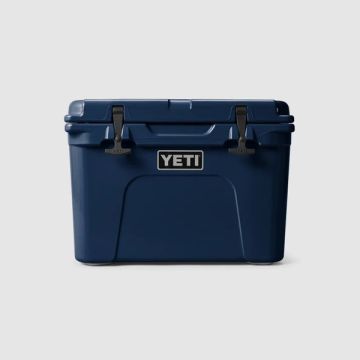 YETI Tundra 35 Navy